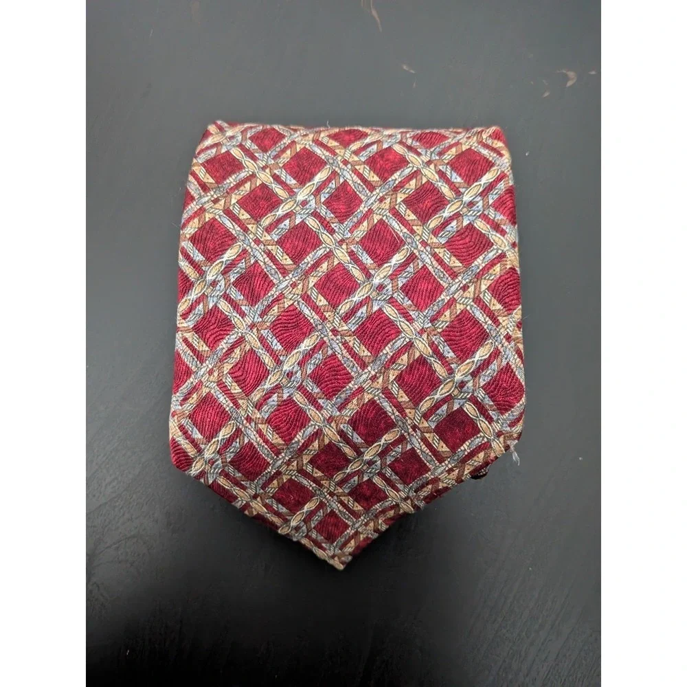 Geoffrey Beene Classic Silk Tie Red Base Elegant Links Pattern 58